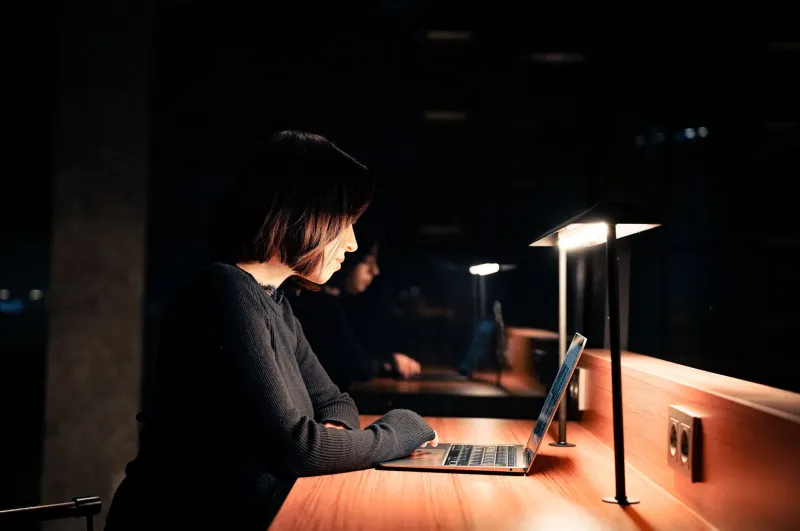 Rich and Unfindable: The Solo Operators Making Six Figures in Rooms No One's Watching